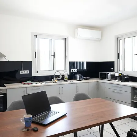 Demetrious Kondaraina