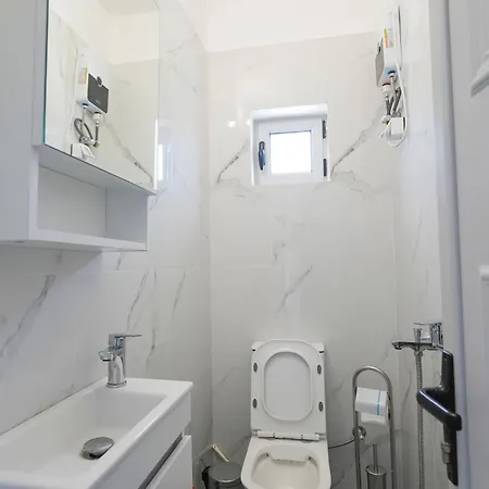 Demetrious Holiday home Kondaraina
