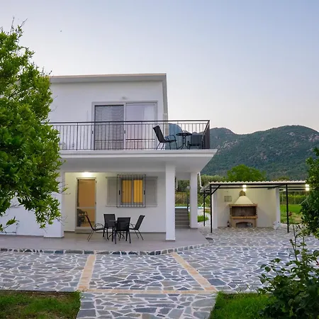 Demetrious בית נופש