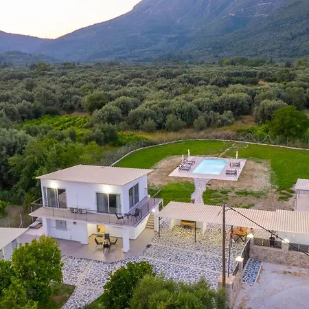 Holiday home Demetrious *