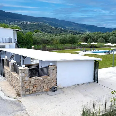 Holiday home Demetrious Kondaraina