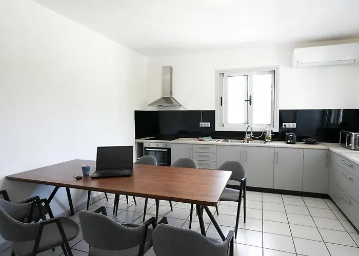 Demetrious Kondaraina