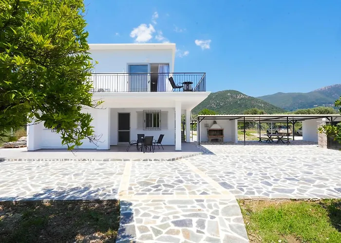 Holiday home Demetrious *