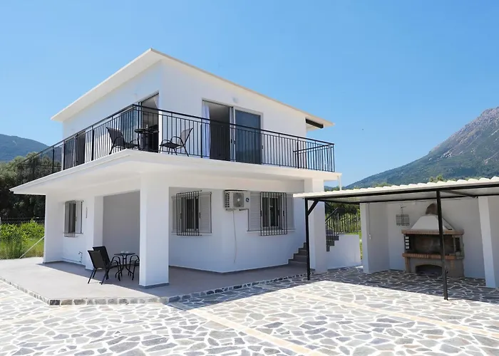 Demetrious * Kondaraina